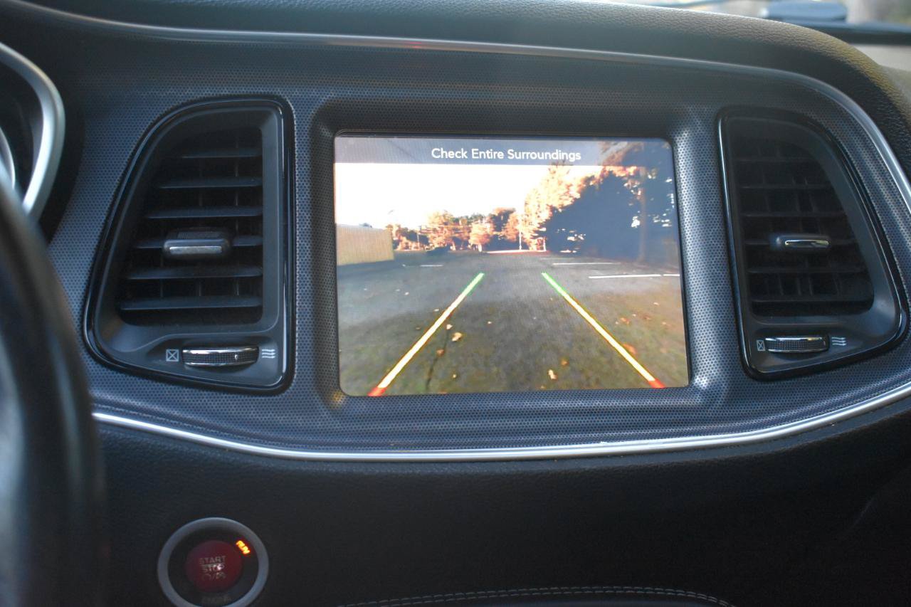 Used 2016 Dodge Challenger SRT RWD image 33