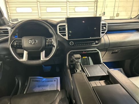 Used 2023 Toyota Sequoia Platinum AWD/4WD image 4