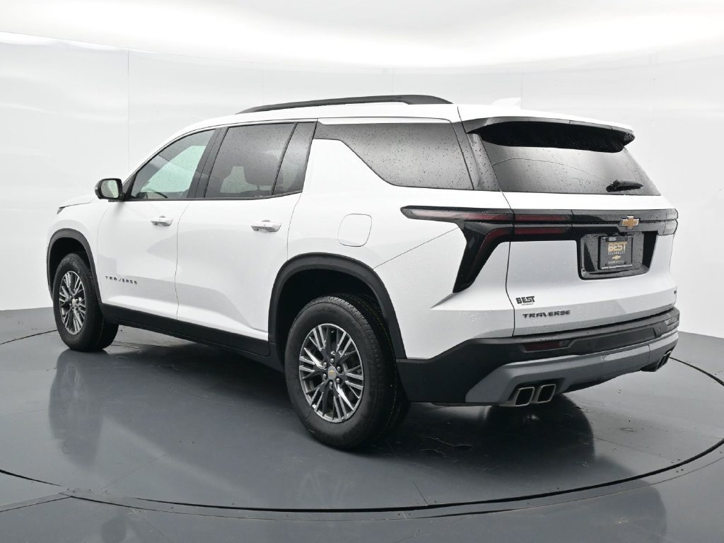 Used 2024 Chevrolet Traverse LT FWD image 5