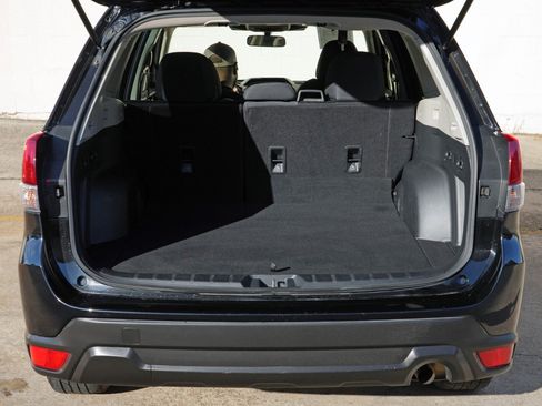 Used 2022 Subaru Forester Premium AWD/4WD image 9