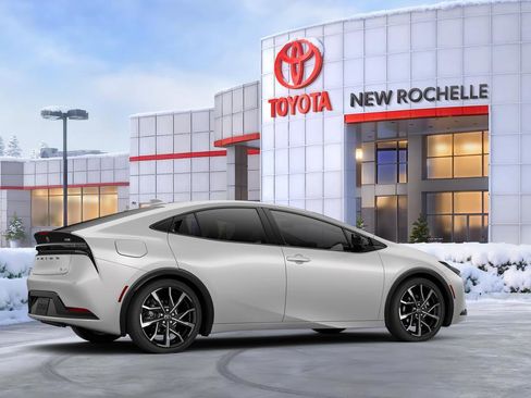 New 2026 Toyota Prius Plug-In Hybrid FWD image 11