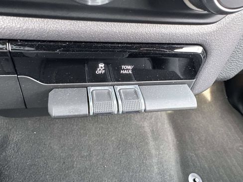 Used 2022 RAM 1500 Big Horn AWD/4WD image 25