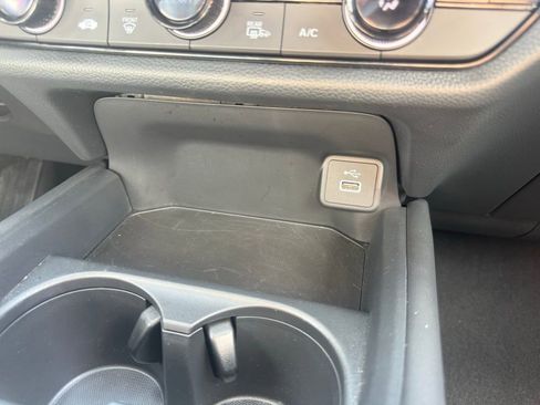 Used 2025 Honda HR-V Sport image 23