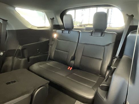 Used 2023 Ford Explorer XLT w/ Equipment Group 202A image 23
