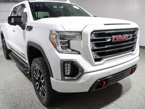Used 2019 GMC Sierra 1500 AT4 w/ Off Road Performance Package AWD/4WD image 5