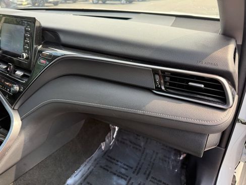 Used 2022 Toyota Camry SE FWD image 16