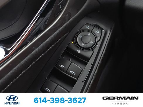 Used 2023 Chevrolet Traverse LT FWD image 26