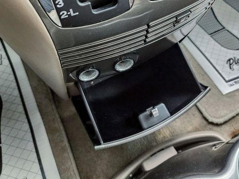 Used 2008 Toyota Sienna XLE image 30