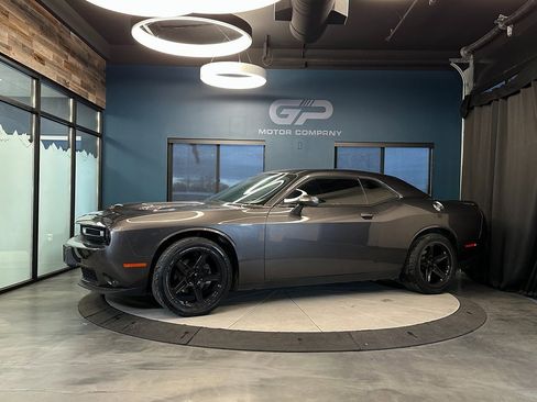 Used 2018 Dodge Challenger SXT w/ Sound Group image 7