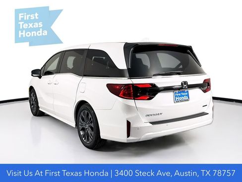 New 2026 Honda Odyssey Touring image 6