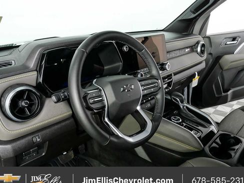 Used 2026 Chevrolet Colorado ZR2 w/ Technology Package AWD/4WD image 4