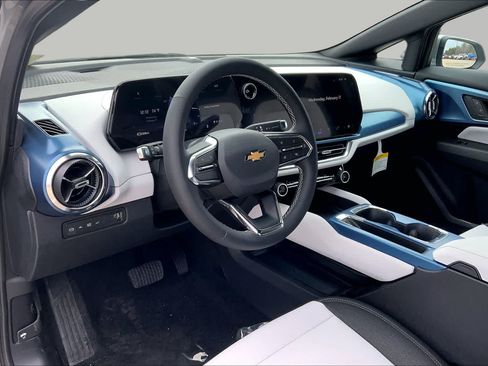 New 2026 Chevrolet Equinox EV LT FWD image 9