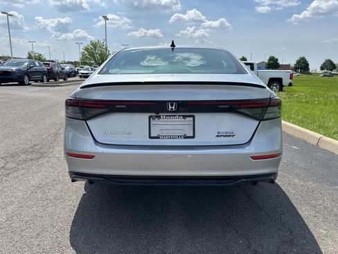 Used 2025 Honda Accord Sport image 10