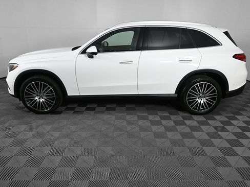 Certified 2025 Mercedes-Benz GLC 300 GLC 300 image 3