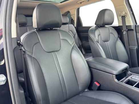 Used 2022 Kia Sorento S w/ Panoramic Sunroof Package image 35