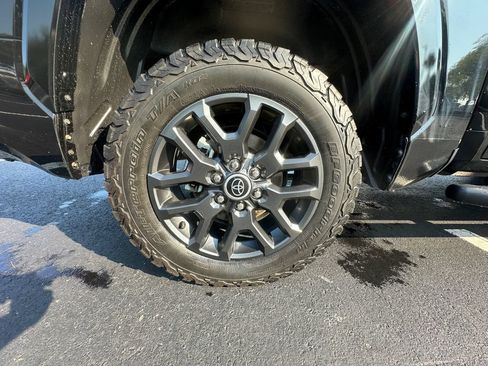 Used 2023 Toyota Tundra Platinum AWD/4WD image 15