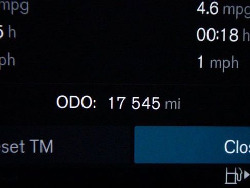 Certified 2025 Volvo V60 B5 Cross Country Plus image 5