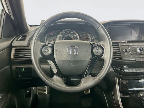 Used 2016 Honda Accord Sport image 17