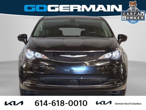 Used 2021 Chrysler Voyager LX FWD image 2