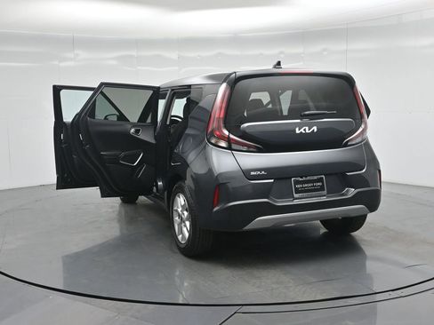 Used 2023 Kia Soul LX w/ Option Group 015 FWD image 33