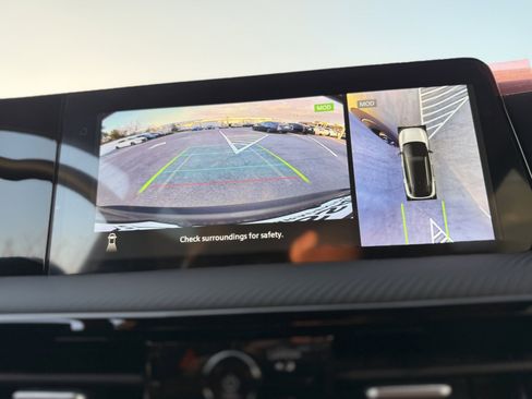 New 2026 Nissan Kicks SR image 8