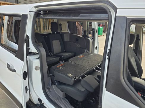 Used 2020 Ford Transit Connect XL image 25