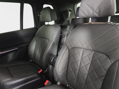 Certified 2023 BMW X7 xDrive40i w/ Executive Package image 15