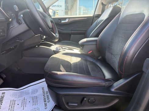 Used 2022 Ford Escape SEL w/ SEL Stealth AWD Package image 9