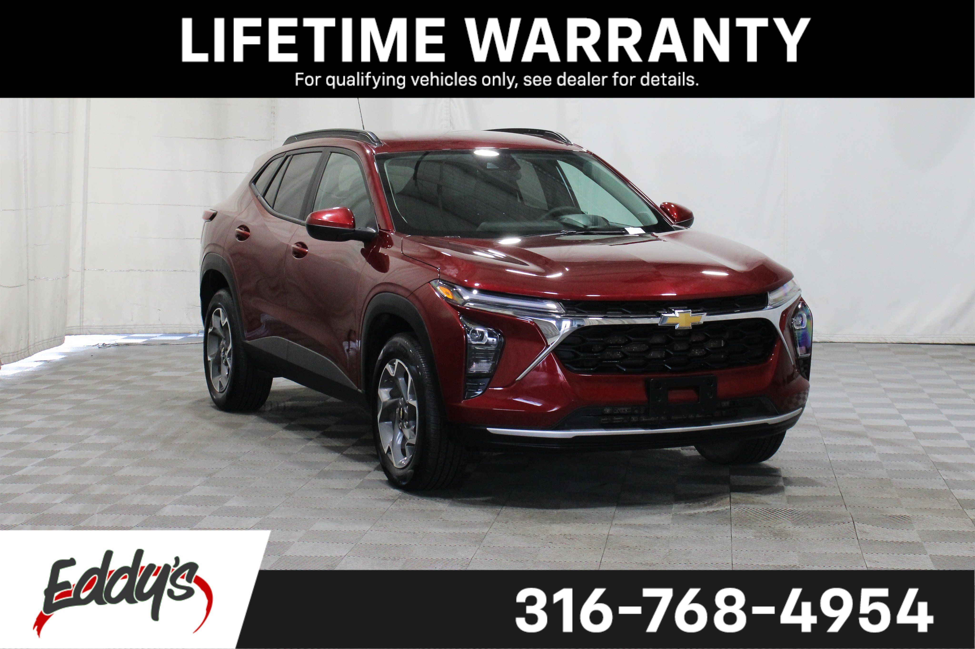 Used 2024 Chevrolet Trax LT FWD image 1
