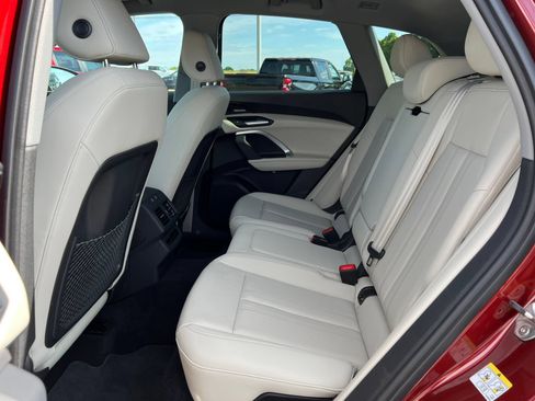 Used 2025 Audi Q5 Premium Plus w/ Premium Plus AWD/4WD image 4