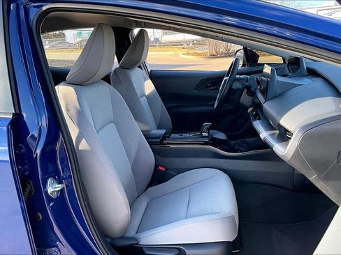 Used 2025 Toyota Prius LE image 8