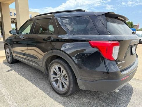 Used 2023 Ford Explorer XLT w/ Equipment Group 202A RWD image 5