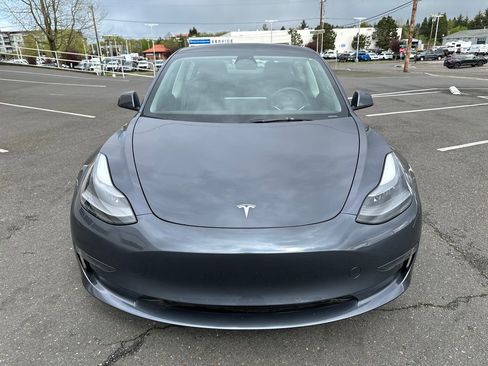 Used 2023 Tesla Model 3 Standard Range image 9