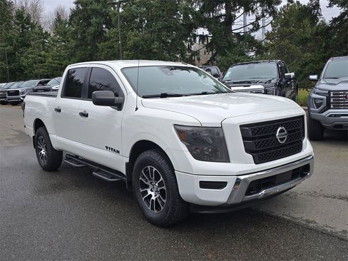 Used 2021 Nissan Titan SV w/ Accessory Utility Package image 7