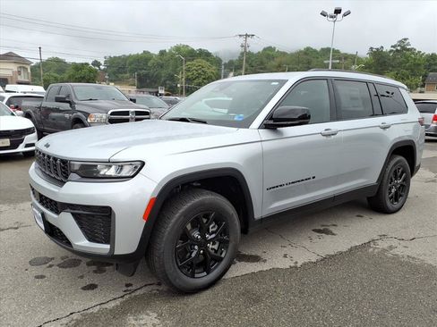 New 2026 Jeep Grand Cherokee L 4WD image 8