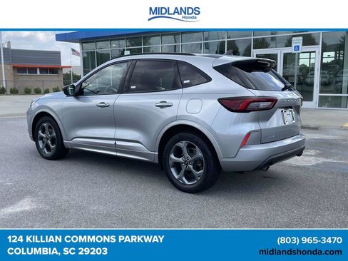 Used 2023 Ford Escape ST-Line w/ Cold Weather Package FWD image 4