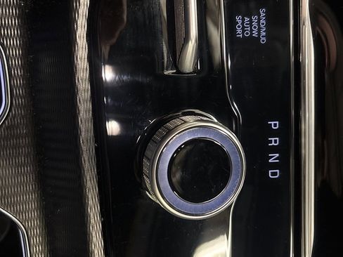 Used 2024 Jeep Grand Cherokee Limited image 20