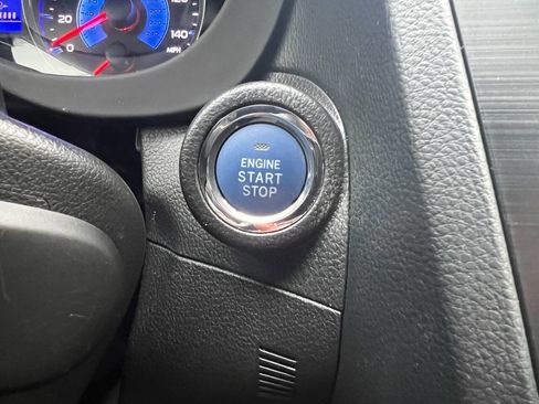 Used 2014 Subaru Crosstrek 2.0i Premium image 18