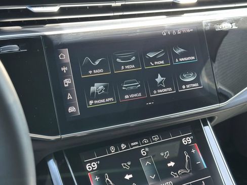 Used 2023 Audi Q7 2.0T Premium w/ Convenience Package AWD/4WD image 27