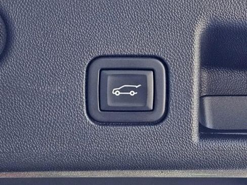 Used 2021 Chevrolet Equinox LT image 30