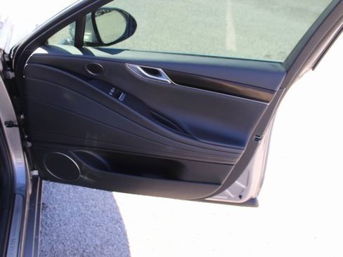 Used 2025 Genesis G80 2.5T image 5