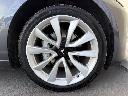 Used 2018 Tesla Model 3 Long Range image 28