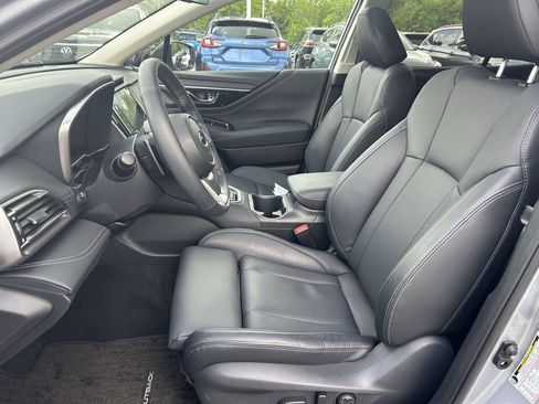 Used 2025 Subaru Outback Limited AWD/4WD image 22