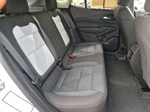 Used 2025 Chevrolet Trax LS FWD image 30