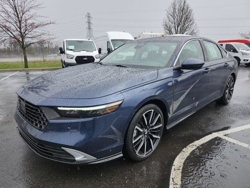 Used 2023 Honda Accord Touring image 17