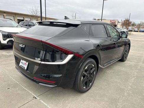 New 2025 Kia EV6 Wind RWD image 10