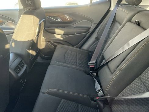 Used 2018 GMC Terrain SLE w/ Driver Convenience Package image 3