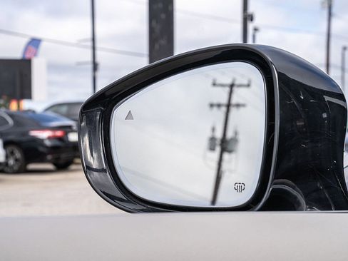 Used 2019 Chrysler Pacifica Limited image 33