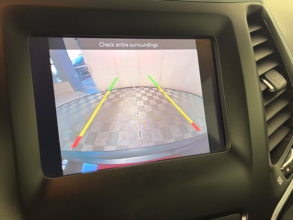 Used 2019 Jeep Cherokee Latitude Plus AWD/4WD image 20