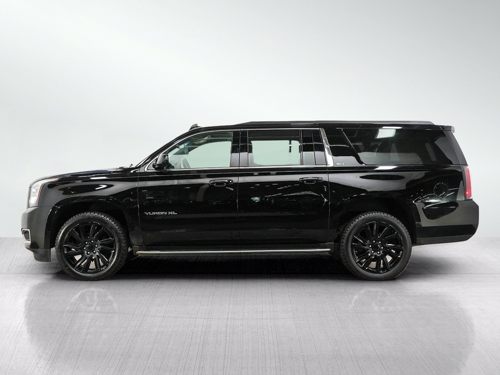 Used 2019 GMC Yukon XL SLT AWD/4WD image 2